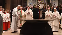 Altarweihe in St. Laurentius, Bergisch Gladbach, mit Rainer Maria Kardinal Woelki / &copy; Beatrice Tomasetti (DR)