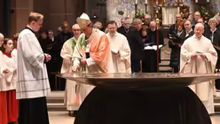 Altarweihe in St. Laurentius, Bergisch Gladbach, mit Rainer Maria Kardinal Woelki / &copy; Beatrice Tomasetti (DR)