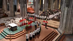 Einzug bei Kapitelsamt am 4. Sonntag im Jahreskreis / &copy; Beatrice Tomasetti (DR)