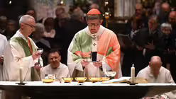 Kardinal Woelki bei der Gabenbereitung. / &copy; Beatrice Tomasetti (DR)