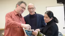 Winfried Krane im Kollegenkreis. / &copy; Beatrice Tomasetti (DR)