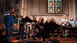 Friedenslicht von Bethlehem im Kölner Dom / © Beatrice Tomasetti (DR)