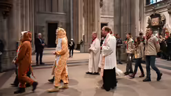 Friedenslicht von Bethlehem im Kölner Dom / © Beatrice Tomasetti (DR)