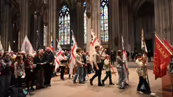Friedenslicht von Bethlehem im Kölner Dom / © Beatrice Tomasetti (DR)