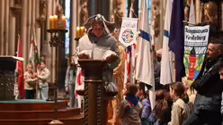 Friedenslicht von Bethlehem im Kölner Dom / © Beatrice Tomasetti (DR)