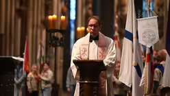 Friedenslicht von Bethlehem im Kölner Dom / © Beatrice Tomasetti (DR)