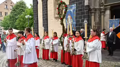 Mit Gottesdienst und Schreinprozession durch die Stadt endet Neusser Quirinus-Oktav / &copy; Beatrice Tomasetti (DR)