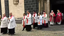 Mit Gottesdienst und Schreinprozession durch die Stadt endet Neusser Quirinus-Oktav / &copy; Beatrice Tomasetti (DR)
