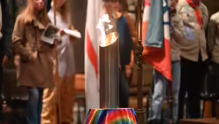 Friedenslicht von Bethlehem im Kölner Dom / © Beatrice Tomasetti (DR)