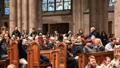 Friedenslicht von Bethlehem im Kölner Dom / © Beatrice Tomasetti (DR)