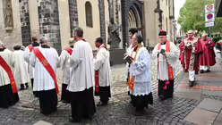 Mit Gottesdienst und Schreinprozession durch die Stadt endet Neusser Quirinus-Oktav / &copy; Beatrice Tomasetti (DR)