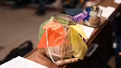 Friedenslicht von Bethlehem im Kölner Dom / © Beatrice Tomasetti (DR)