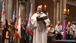 Friedenslicht von Bethlehem im Kölner Dom / © Beatrice Tomasetti (DR)