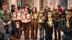 Friedenslicht von Bethlehem im Kölner Dom / © Beatrice Tomasetti (DR)