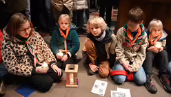 Friedenslicht von Bethlehem im Kölner Dom / © Beatrice Tomasetti (DR)