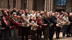 Friedenslicht von Bethlehem im Kölner Dom / © Beatrice Tomasetti (DR)
