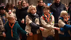 Friedenslicht von Bethlehem im Kölner Dom / © Beatrice Tomasetti (DR)