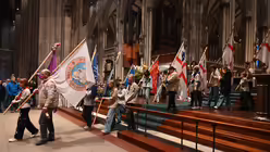 Friedenslicht von Bethlehem im Kölner Dom / © Beatrice Tomasetti (DR)