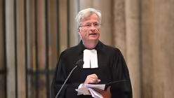 Der stellvertretende Stadtsuperintendent von K&ouml;ln, Pfarrer Markus Zimmermann, bei seiner Ansprache / &copy; Beatrice Tomasetti (DR)