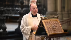Msgr. Robert Kleine, Stadt- und Domdechant, bei seiner Ansprache / &copy; Beatrice Tomasetti (DR)