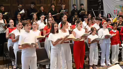 Impressionen vom Mittagsgebet im Rahmen des Prefestivals von PUERI CANTORES 2025 / © Beatrice Tomasetti (DR)