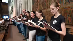 Impressionen vom Mittagsgebet im Rahmen des Prefestivals von PUERI CANTORES 2025 / © Beatrice Tomasetti (DR)