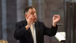 Domkapellmeister Markus Melchiori hat die Leitung des Friedensoratoriums. / © Beatrice Tomasetti (DR)