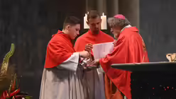 Pontifikalamt am Pfingstmontag im K&ouml;lner Dom / &copy; Beatrice Tomasetti (DR)