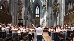 Impressionen vom Mittagsgebet im Rahmen des Prefestivals von PUERI CANTORES 2025 / © Beatrice Tomasetti (DR)