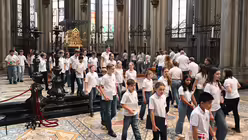 Impressionen vom Mittagsgebet im Rahmen des Prefestivals von PUERI CANTORES 2025 / © Beatrice Tomasetti (DR)