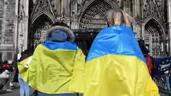 Kundgebung für die Ukraine auf dem Kölner Roncalliplatz 