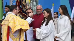 Auch das Austeilen der Kommunion gehört zu den Aufgaben eines Diakons / © Beatrice Tomasetti (DR)