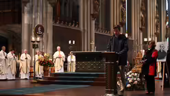 Rosenkranzandacht und Festmesse des Deutschen Lourdes Vereins / &copy; Beatrice Tomasetti (DR)