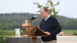 Lektor beim Erinnerungs-Gottesdienst auf dem Papsthügel / © Beatrice Tomasetti (DR)
