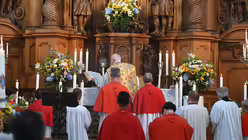 In St. Maria in der Kupfergasse wird die Eucharistie mit dem R&uuml;cken zur Gemeinde gefeiert / &copy; Beatrice Tomasetti (DR)