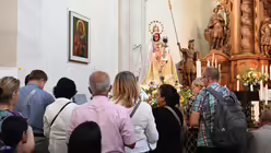 Zur Schwarzen Muttergottes pilgern Menschen aus Nah und Fern / © Beatrice Tomasetti (DR)