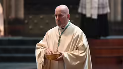 Samuel Joseph Aquila, Erzbischof von Denver, im Pontifikalamt zum Abschluss von "kommt und seht" / © Beatrice Tomasetti (DR)