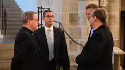 Gespr&auml;che am Rande / &copy; Beatrice Tomasetti (DR)