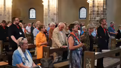 &Uuml;ber 100 Journalistinnen und Journalisten feierten den Gottesdienst / &copy; Beatrice Tomasetti (DR)