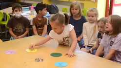 Selbst die sechsj&auml;hrige Polina hat verstanden, worum es bei der Gef&uuml;hlsrunde geht / &copy; Beatrice Tomasetti (DR)