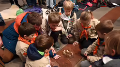 Aussendungsfeier Friedenslicht 2025 / © Beatrice Tomasetti (DR)