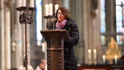 Lesung: Assistentin der Künstlerseelsorge, Bruna Pacifico / © Beatrice Tomasetti (DR)