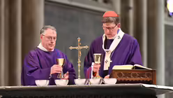 Diakon Oetterer und Kardinal Woelki / © Beatrice Tomasetti (DR)