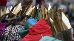 Er&ouml;ffnung 65. Aktion Dreik&ouml;nigssingen in Frankfurt (dpa)