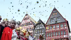 Er&ouml;ffnung 65. Aktion Dreik&ouml;nigssingen in Frankfurt (dpa)