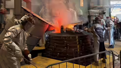 Die fl&uuml;ssige Glockenbronze ist etwa 1.100 Grad hei&szlig; (Glockengie&szlig;erei Grassmayr)