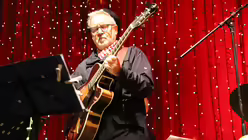 DOMRADIO.DE-Bigband auf dem Weihnachtsmarkt am K&ouml;lner Dom / &copy; Sonja Geus (DR)