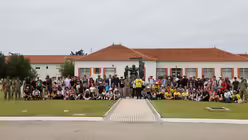 Gruppenfoto am Militärstützpunkt in São Jacinto, Portugal