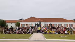 Gruppenfoto am Militärstützpunkt in São Jacinto, Portugal