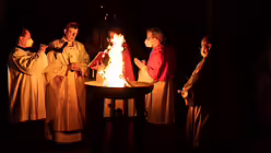 Osterfeuer im K&ouml;lner Dom / &copy; Nicolas Ottersbach (DR)